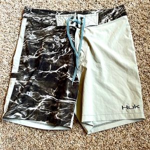 Huk men’s board shorts size 32 waist